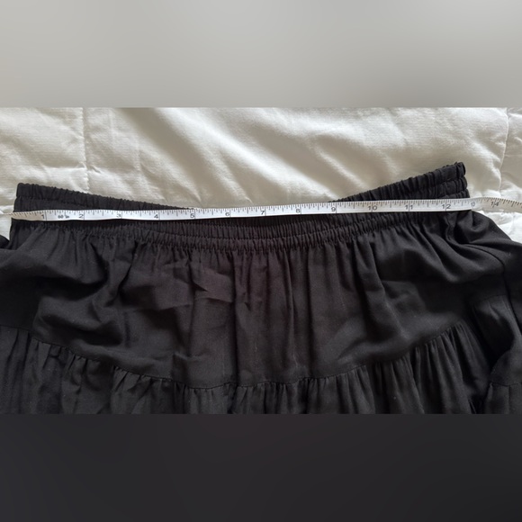 H&M Tiered Midi Skirt Size Small in Black - Picture 7 of 8